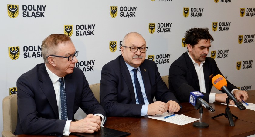 Marszałek Cezary Przybylski apeluje w imieniu dolnośląskich przedsiębiorców