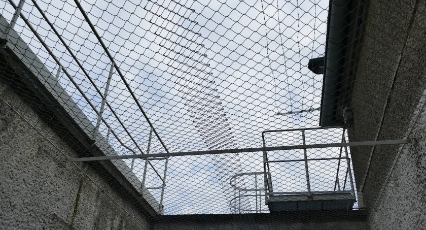 Kilka godzin po wyjściu z więzienia usiłował zgwałcić kobietę
