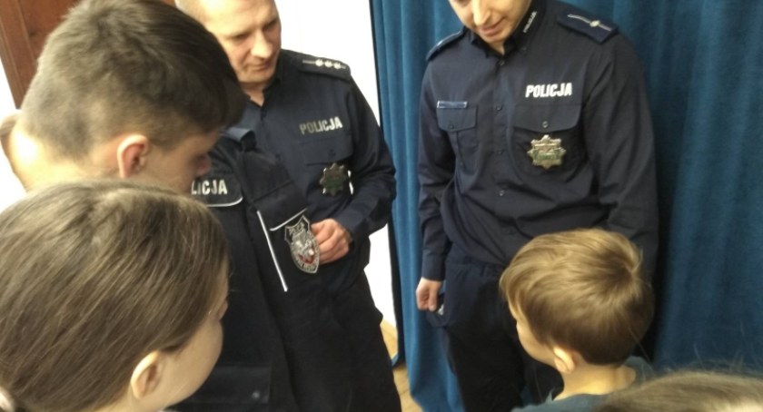 Policjanci spotkali się z dziećmi z Wiosny