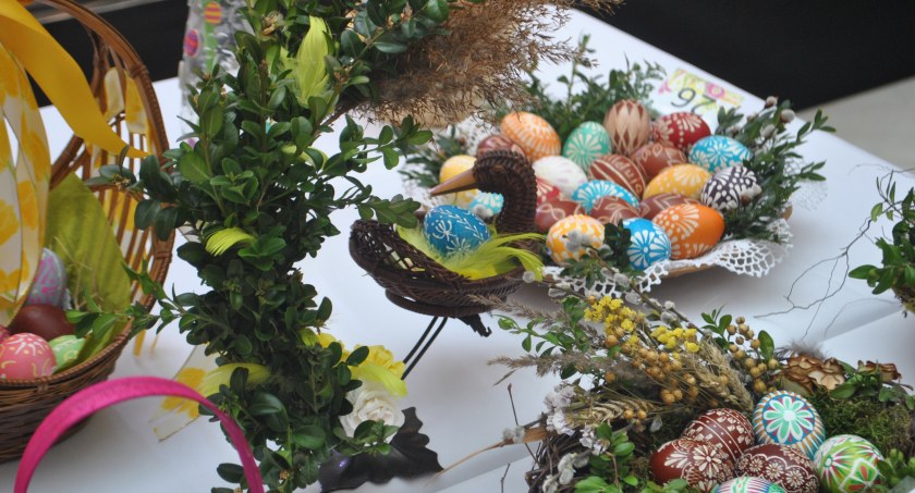 Prezentacja Tradycyjnych Stołów Wielkanocnych, Palm i Pisanek