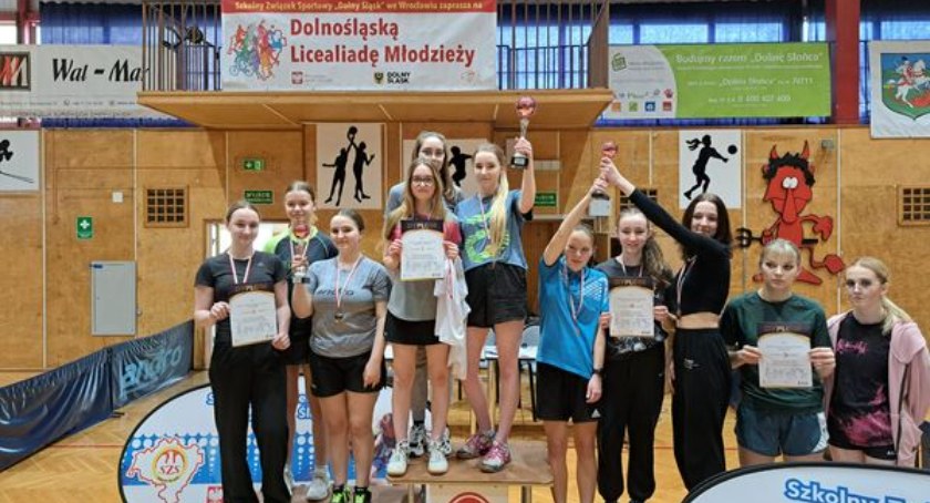 Tenisistki z Brzegu Dolnego najlepsze w regionie