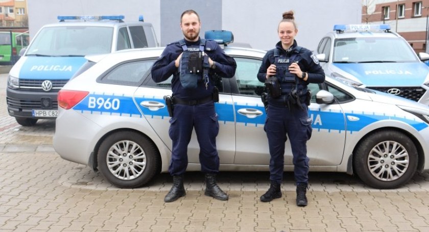 Policjanci uratowali kobietę, która chciała popełnić samobójstwo
