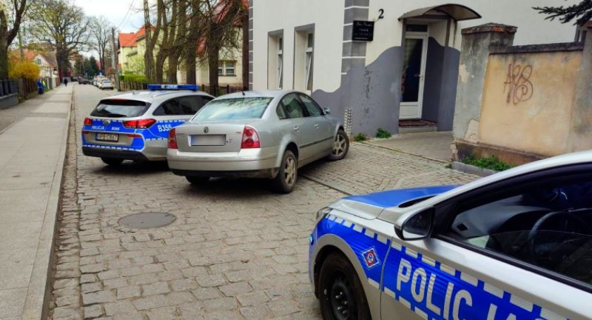 Wracający ze służby policjanci zatrzymali pijanego kierowcę