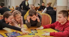 Karty, pionki, kostki. Planszówkowe szaleństwo w Dolnobrzeskim Ośrodku Kultury