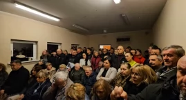 [AKTUALIZACJA NA BIEŻĄCO] Trwa spotkanie mieszkańców z władzami gminy w sprawie fabryki utylizacji baterii