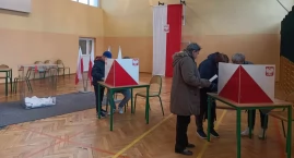 Trwają wybory na Prezydenta Rzeczypospolitej Polskiej. Powiat wołowski głosuje – niższa frekwencja do godz. 12.00 niż pięć lat temu