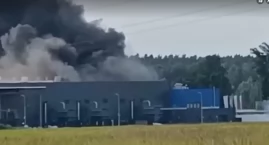 Pożar w fabryce w Bukowicach. Na miejsce pilnie wezwano służby! 