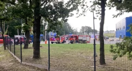 Trwa dogaszanie pożaru w fabryce utylizacji baterii w Bukowicach