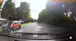 Nietrzeźwi i bezmyślni na hulajnogach w powiecie wołowskim. Policja przypomina: hulajnoga to też pojazd