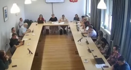 Kontrola społeczna w praktyce: Pensje, domy i auta r&hellip;
