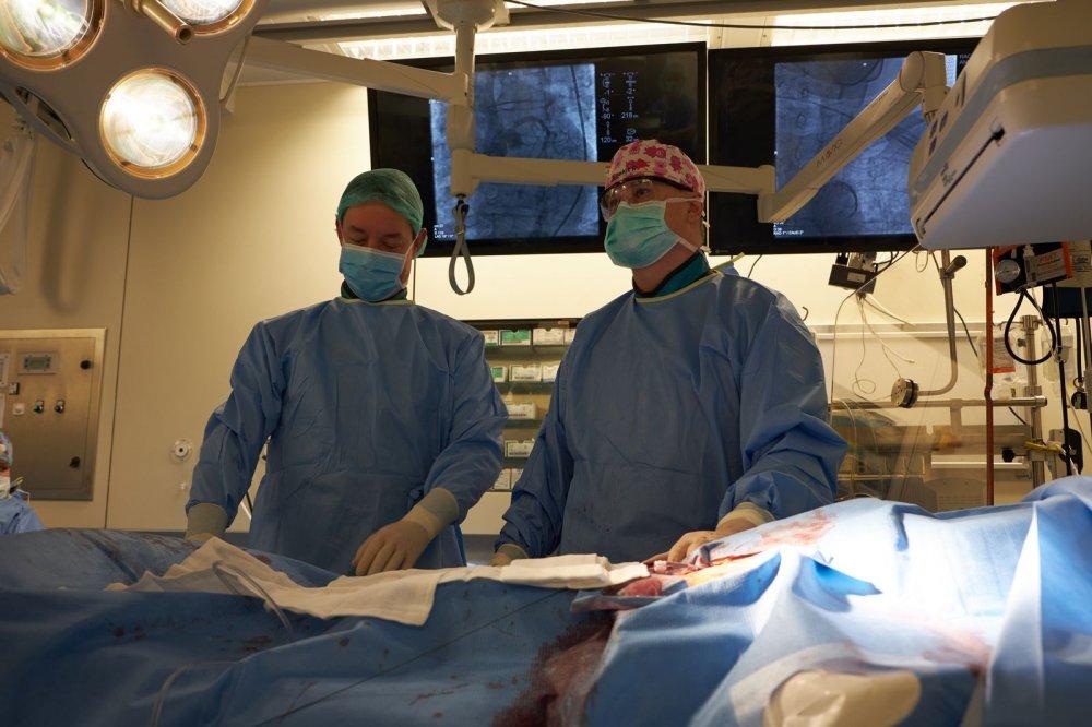 Pierwsze zabiegi przezcewnikowej implantacji zastawki pnia płucnego na WUM