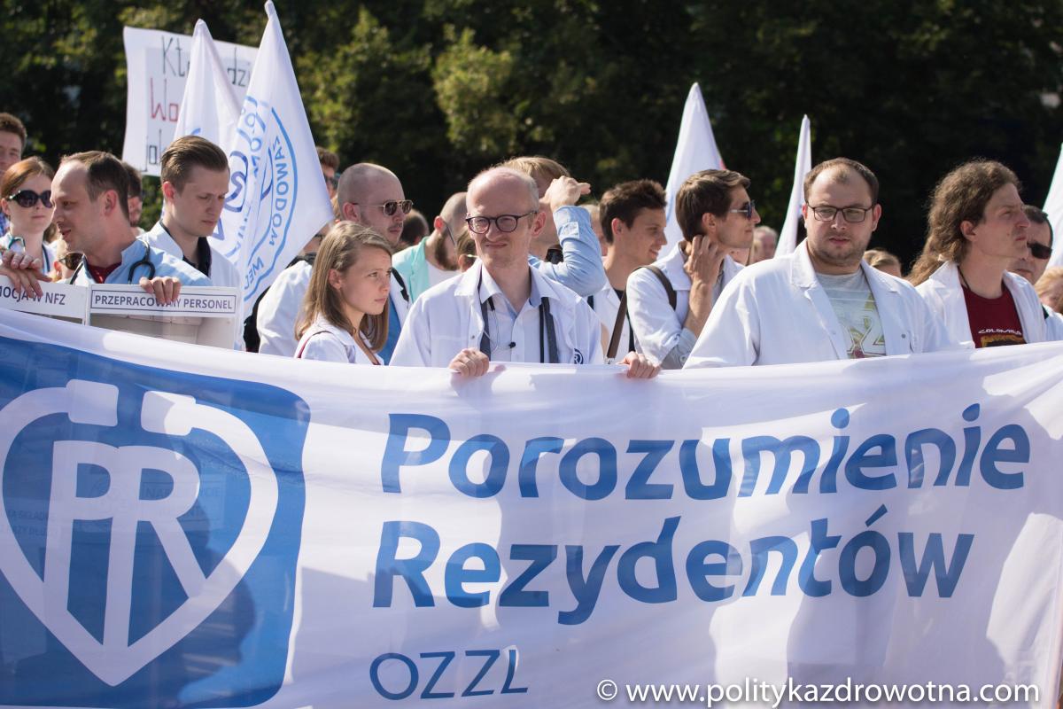 Dlaczego medycy wyszli na ulicę?