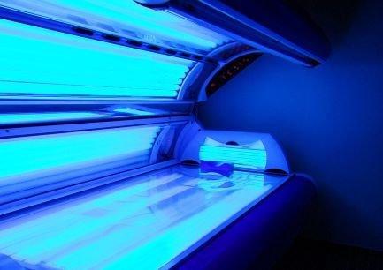 NPZ: Ponad 2/3 dorosłych i co trzeci nastolatek korzysta z solarium