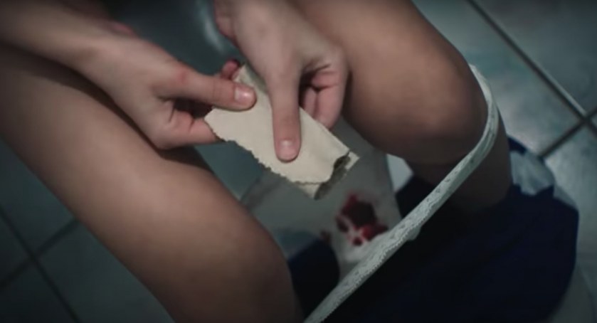 Potrzeba przełamać menstruacyjne tabu, żeby w szkole były darmowe podpaski i nauka o okresie 