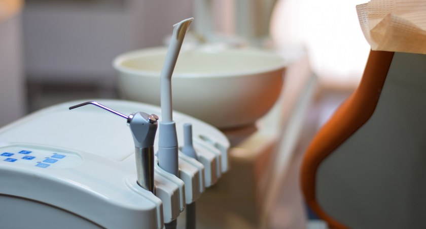 Specjaliści: wygląd dziąseł świadczy o zdrowiu