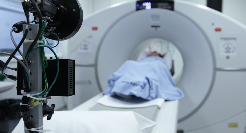Tomografia komputerowa pomoże w skuteczniejszej ocenie ryzyka chorób serca u osób w średnim wieku