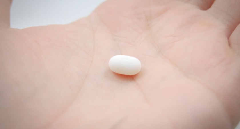 FDA zatwierdza pierwsze tabletki do leczenia Covid-19 