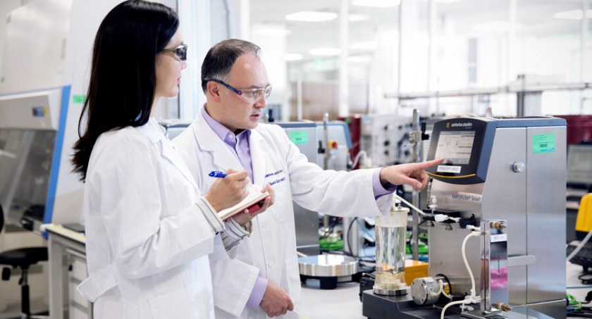Samsung Biologics z dużym kontraktem na produkcję leków od Pfizer