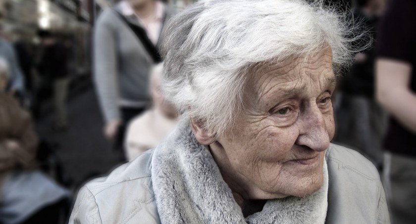 UOKiK ostrzega seniorów przed reklamami środków pseudomedycznych