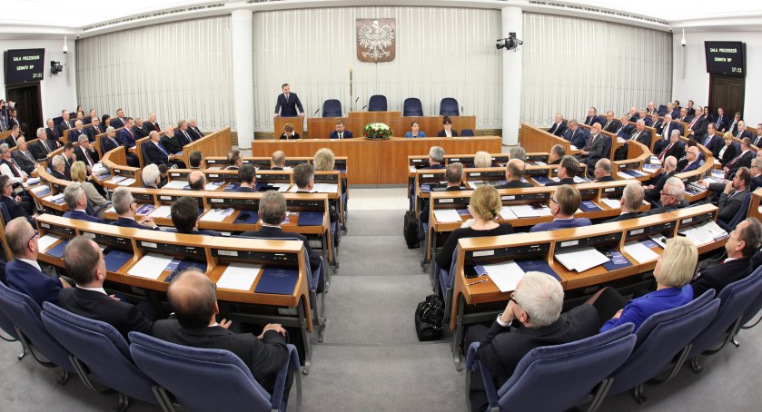 Ustawa o niektórych zawodach medycznych będzie nadal procedowana w Senacie