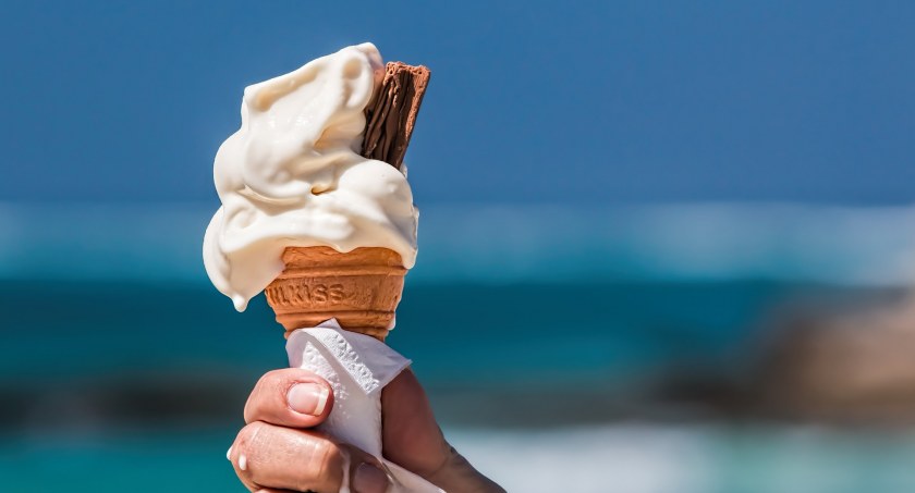 Dietetyczka: w upalne dni należy unikać produktów smażonych i fast foodów