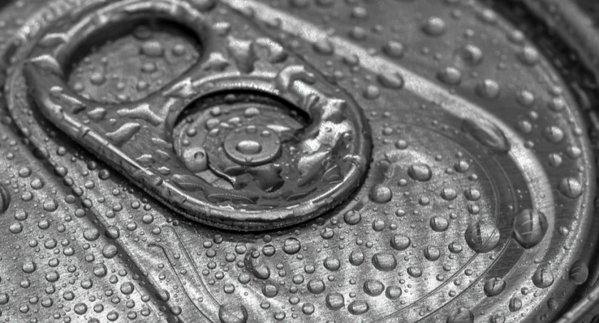 Senat/ Komisja Zdrowia za odrzuceniem w całości ustawy wprowadzającej zakaz sprzedaży tzw. energetyków