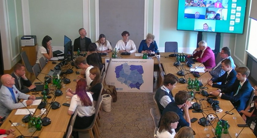 W 450 gminach w Polsce nie ma żadnego psychologa szkolnego