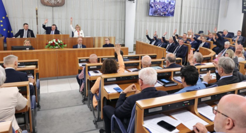 Duża nowelizacja ustawy refundacyjnej. Senatorowie za projektem z licznymi poprawkami