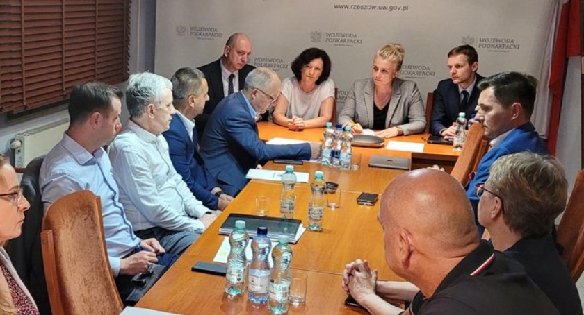 Legionella: jakie decyzje podjął sztab kryzysowy z udziałem MZ?