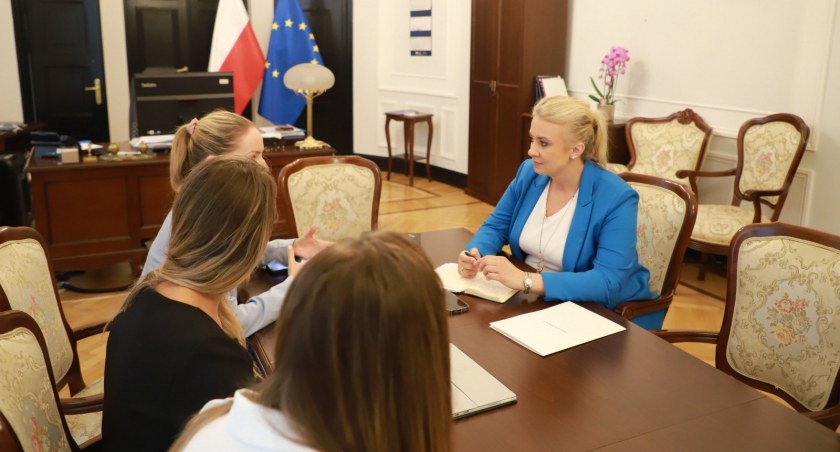 Minister Zdrowia opowie w Senacie o podjętych działaniach ws. receptomatów