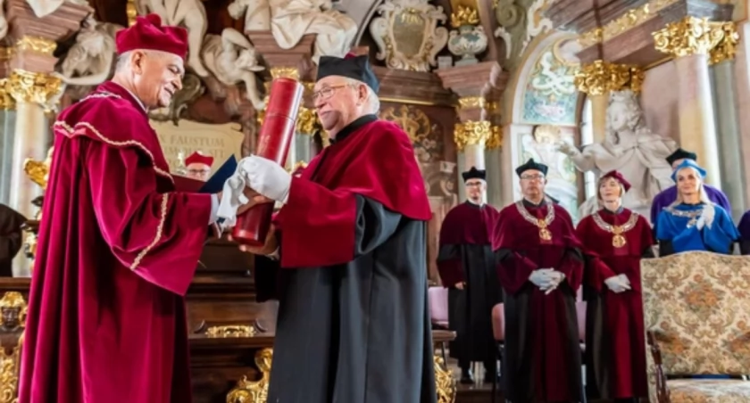 Wrocław: Prof. Piotr Kasprzak otrzymał doktorat honoris causa