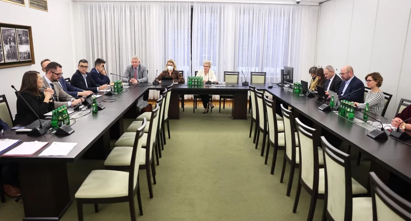 Senacka komisja zdrowia za refundacją in vitro