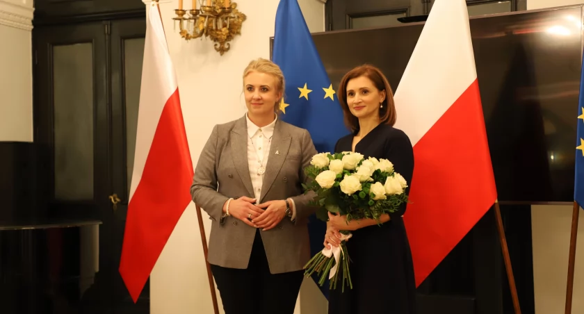 Katarzyna Sójka pożegnała się z resortem przyznając hojne nagrody