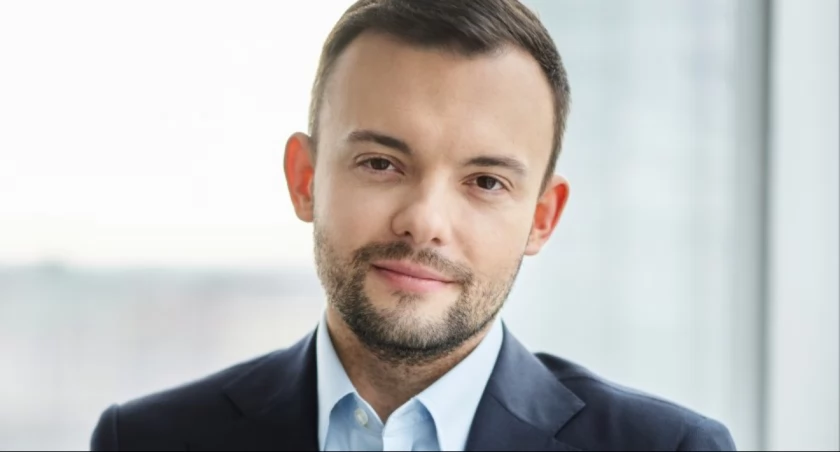 Radosław Sierpiński, były prezes ABM odpowiada Ministerstwu Zdrowia. Uważa, że był powołany w prawidłowy sposób. 