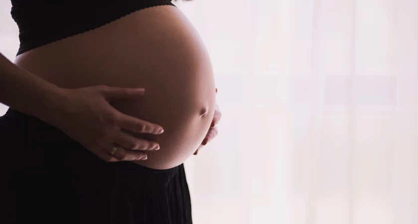 W czasie ciąży niektóre obszary mózgu kurczą się i znów powiększają po porodzie
