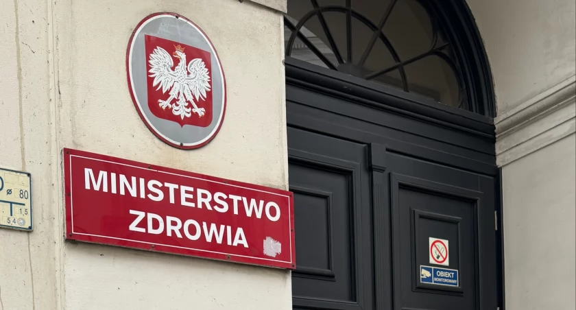 Czy karę za działania byłego ministra zdrowia Adama Niedzielskiego zapłacą podatnicy?