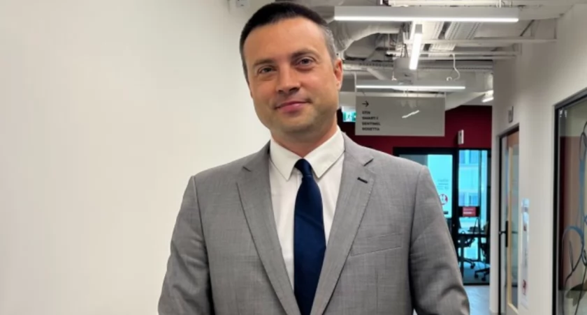 8 lat więzienia dla pracownika firmy farmaceutycznej za drobny błąd! Nowe przepisy funkcjonują od listopada 2023 r.