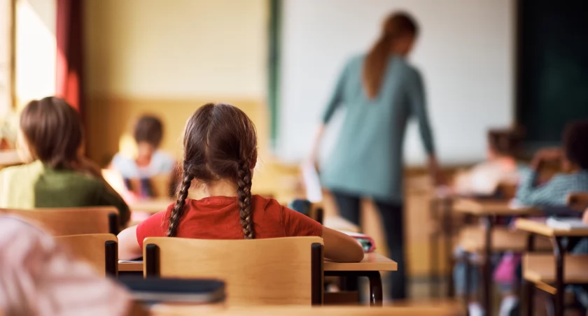 Koniec zajęć z WDŻ. Będzie nowy przedmiot. Edukacja zdrowotna w szkołach od września 2025 r.