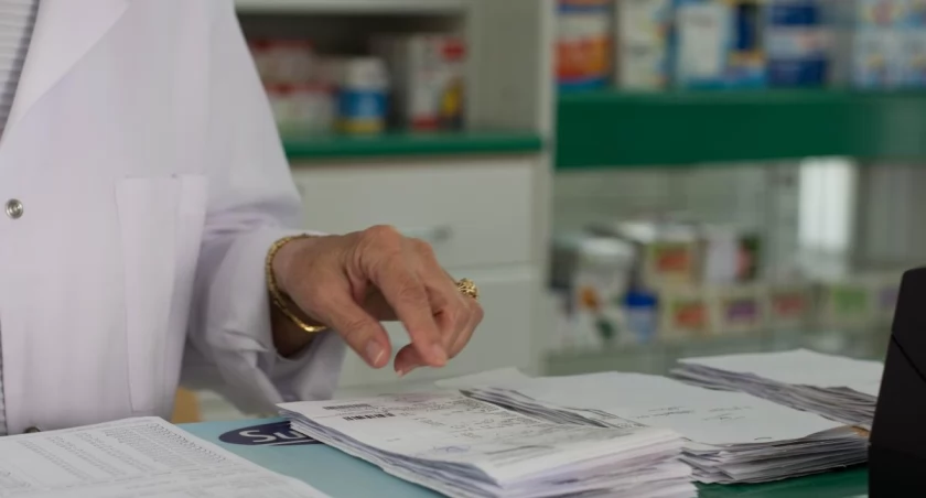 Resort zdrowia chce, aby farmaceuci mieli prawo wydania większej ilości leku na receptę