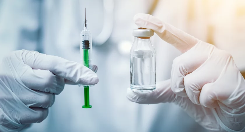 Moderna i MSD: obiecujące wyniki badań nad szczepionką przeciw czerniakowi