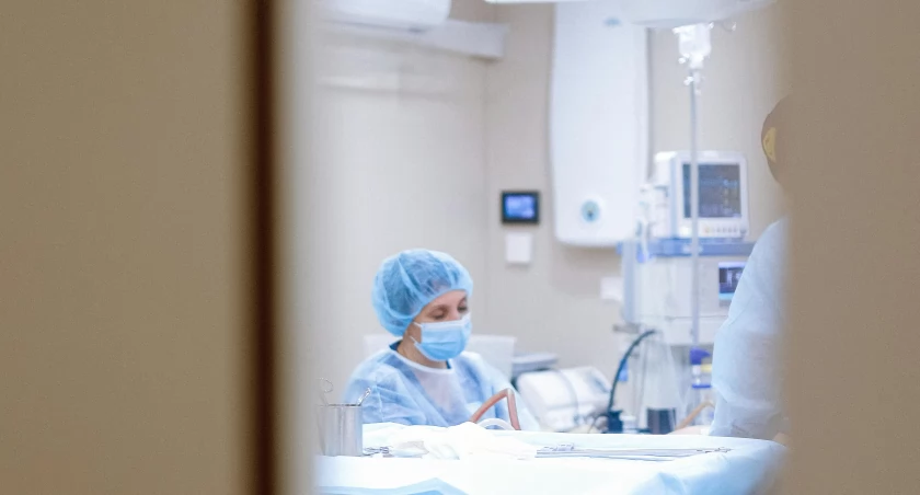 Brak dostępu do diagnostyki molekularnej ogranicza skuteczne leczenie raka w Polsce