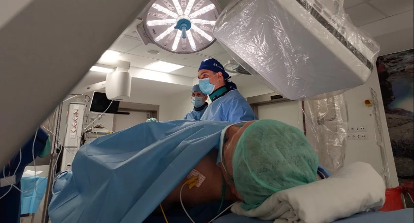 Pierwsza w Polsce implantacja najnowszego modelu stymulatora bezelektrodowego