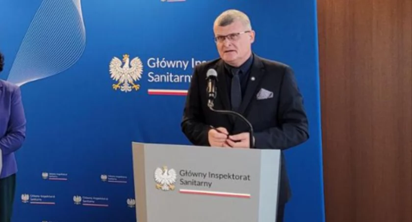 Dr PAweł Grzesiowski, szef GIS: Nie mieszajmy polityki ze zdrowiem
