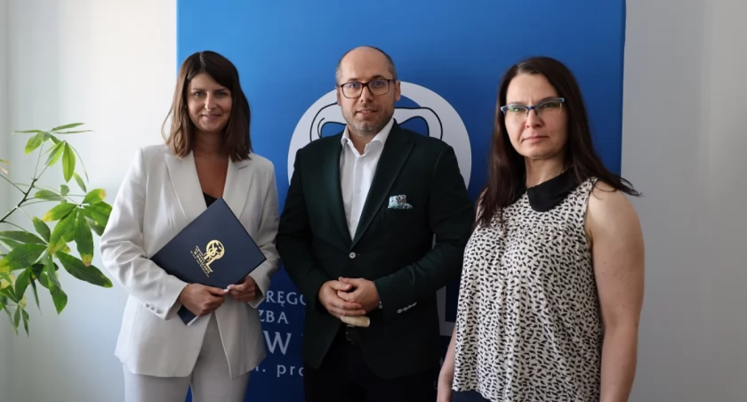 Wspierajmy dobrostan psychiczny medyków - porozumienie OIL w Warszawie i Fundacji Nie Widać Po Mnie