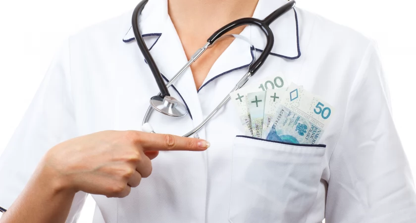 Podwyżki dla pielęgniarek będą, ale według planu MZ. Pielęgniarki: żółte kartki dla decydentów