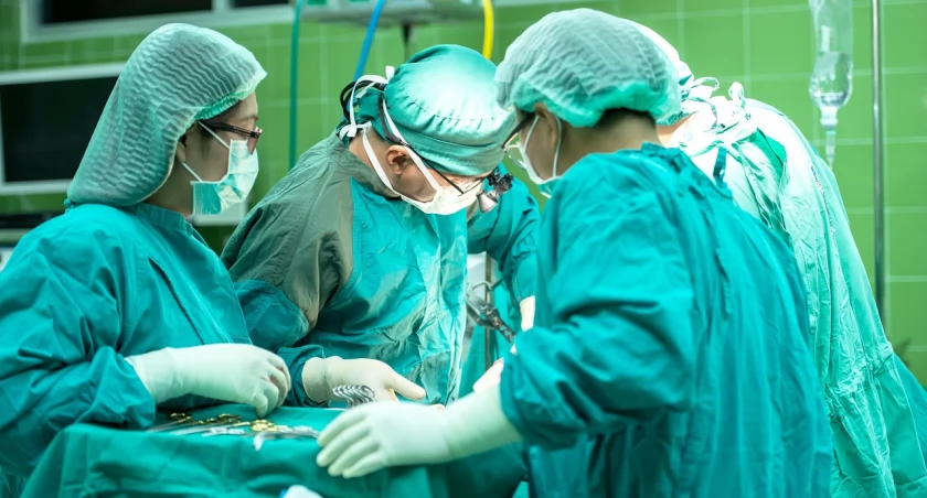 Prawie 2 tys. pacjentów oczekiwało na przeszczep w czerwcu