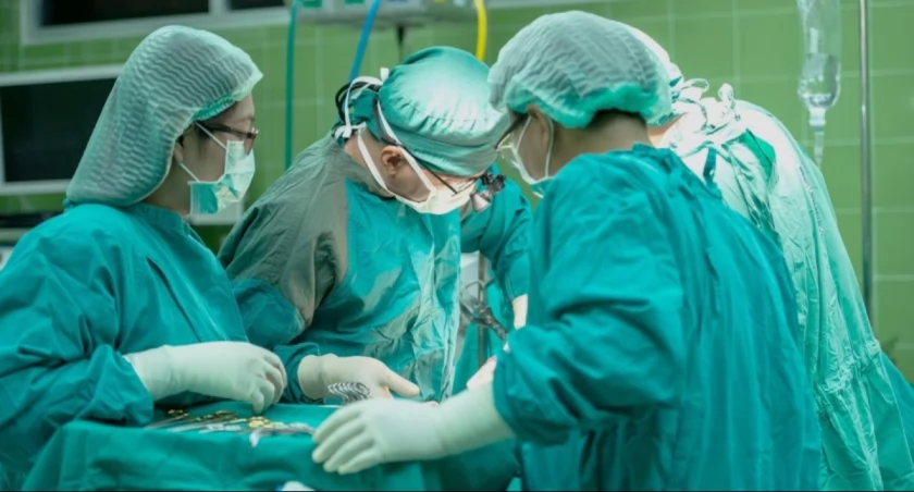 Ekspert: znalezienie narządów do transplantacji u dziecka jest trudne; apelujemy do lekarzy i rodzin