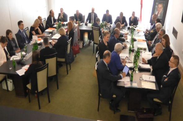 Senacka Komisja Zdrowia przyjęła ustawę „antytytoniową”