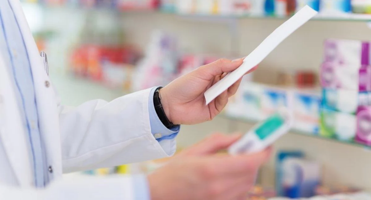 Izba Apktekarska przypomina: w sytuacji zagrożenia życia i zdrowia, farmaceuta może wystawić pacjentowi receptę
