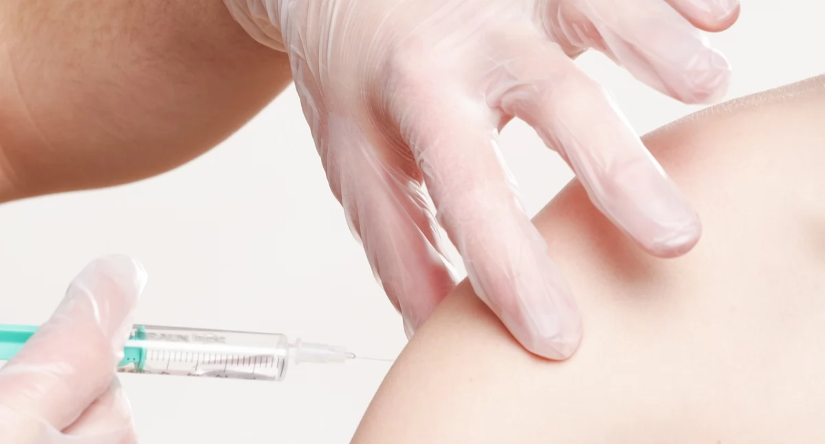 Centrum e-Zdrowia rusza z wystawianiem skierowań na szczepienie przeciw COVID-19
